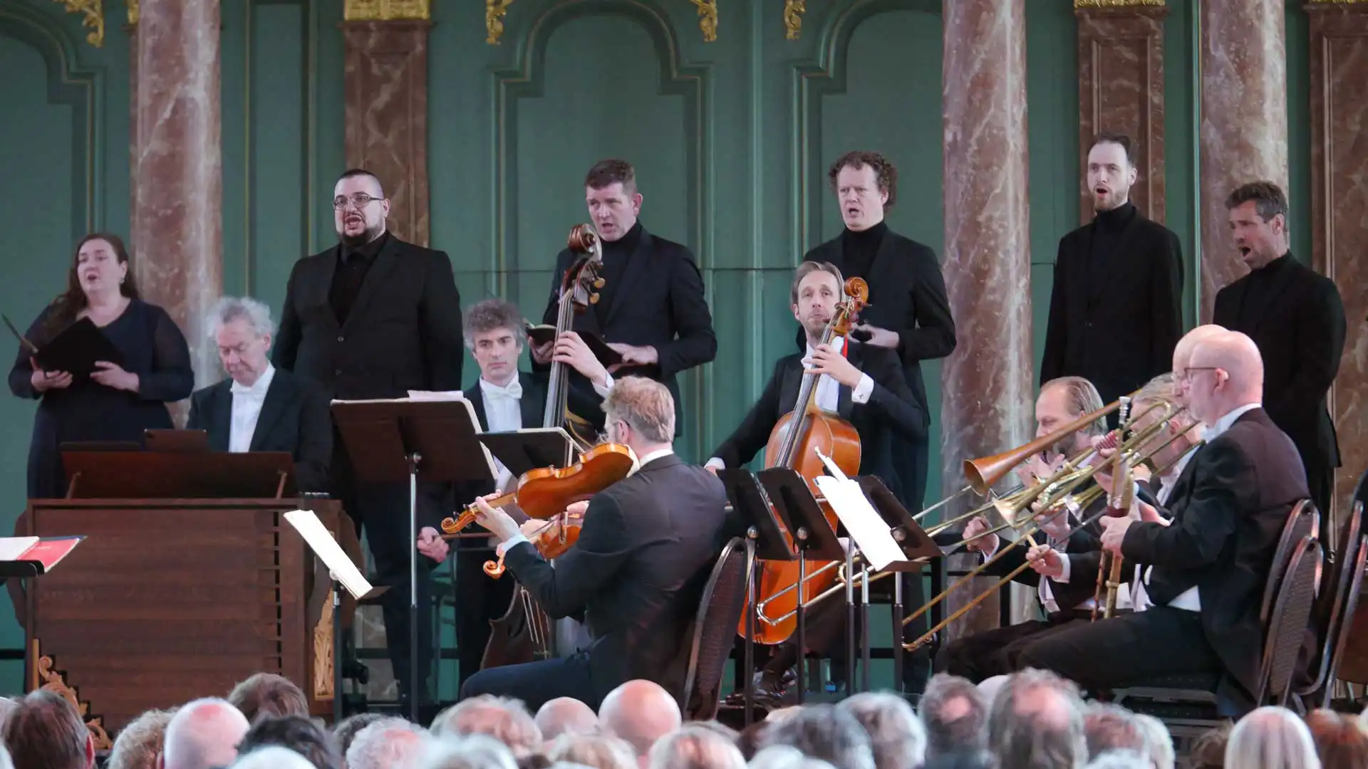 The Bach Choir & Orchestra of the Netherlands tijdens een uitvoering in de Grote Kerk den Haag.