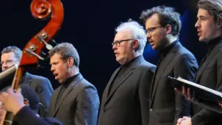Koorleden van The Bach Choir & Orchestra of the Netherlands tijdens een uitvoering