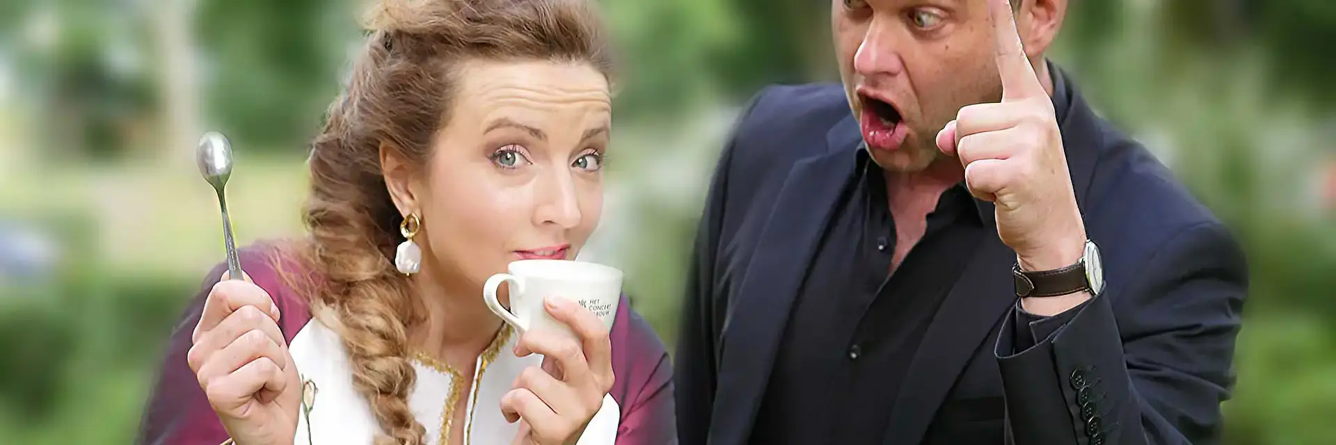 Solisten in een scène uit Bachs Koffiecantate